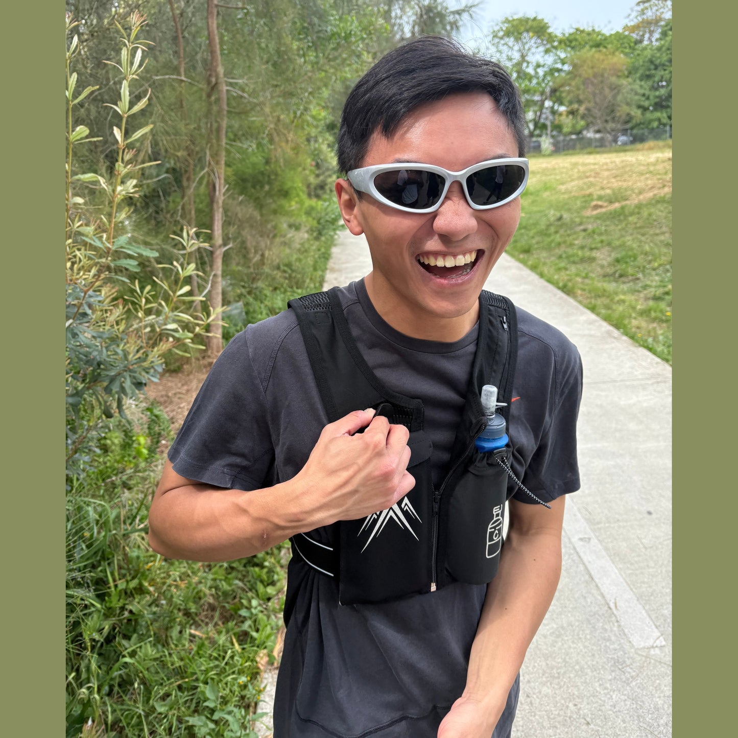 CarryLite Running Vest - Zero Bounce Storage For Your Phone & Hydration